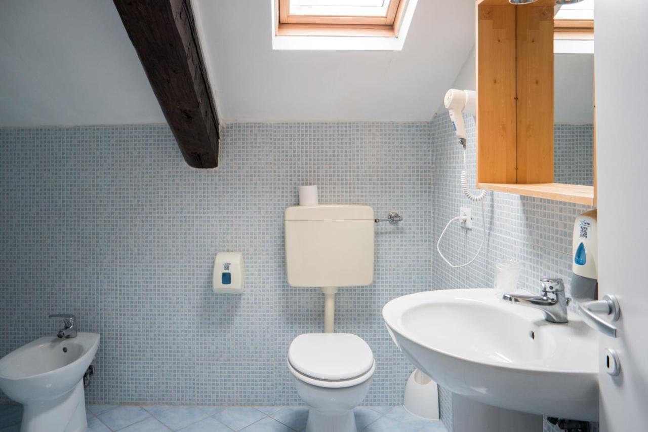 Family Room Private Bathroom