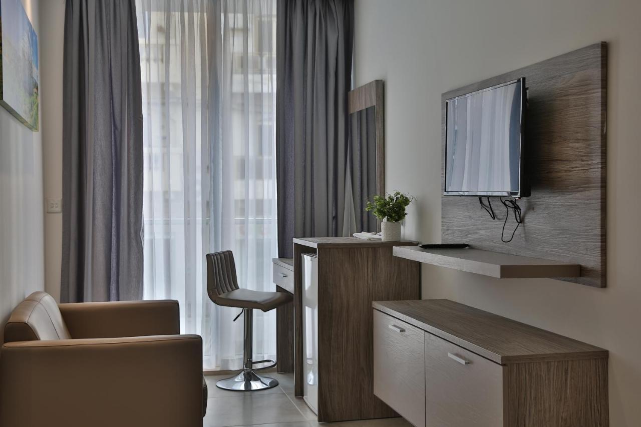 Double or Twin Room Shower