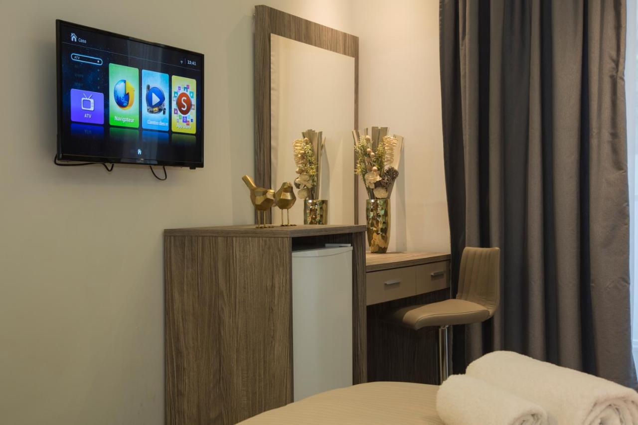 Double or Twin Room Shower