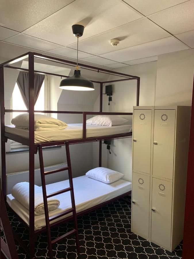 Bed 4-Bed Mixed Dorm Ensuite