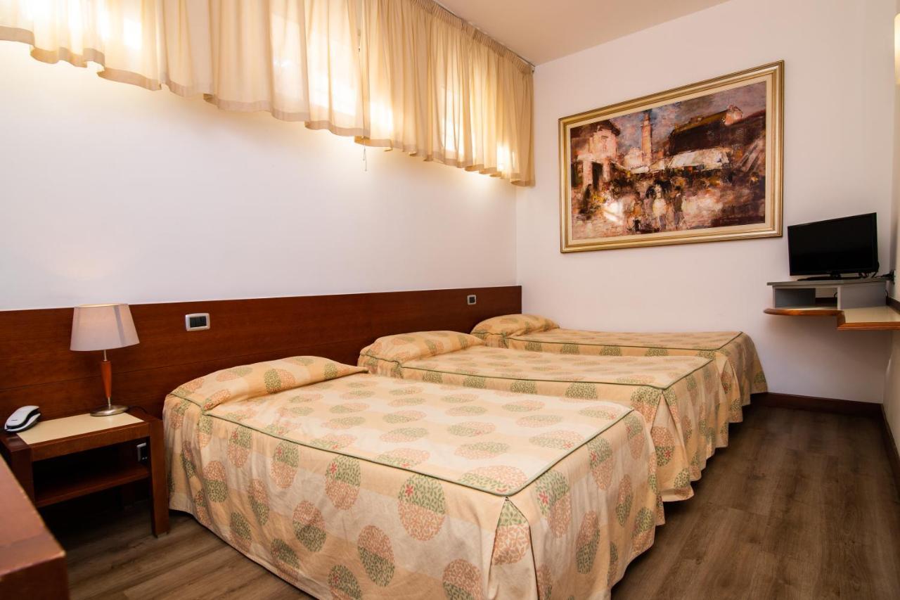 Triple Room,1215892051:JPEG