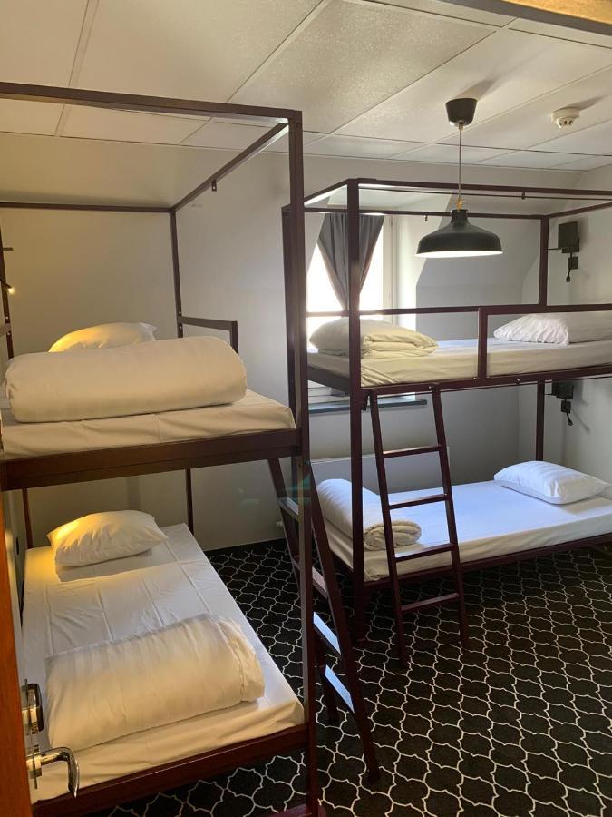 Bed 4-Bed Mixed Dorm Ensuite