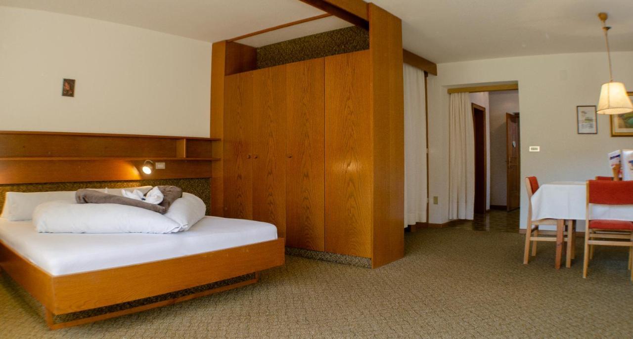 One-Bedroom Apartment,992797390:JPEG