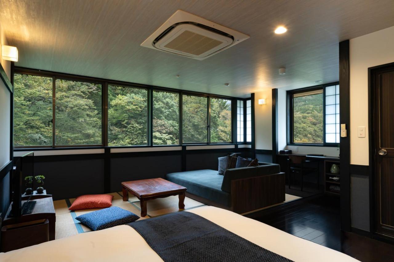 Superior Twin Room with Private Bathroom