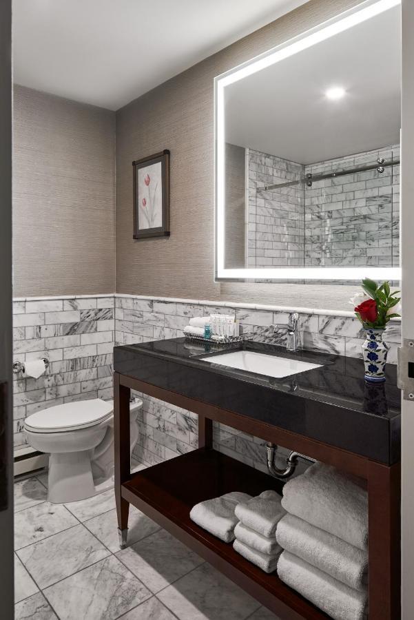 Classic Queen Room