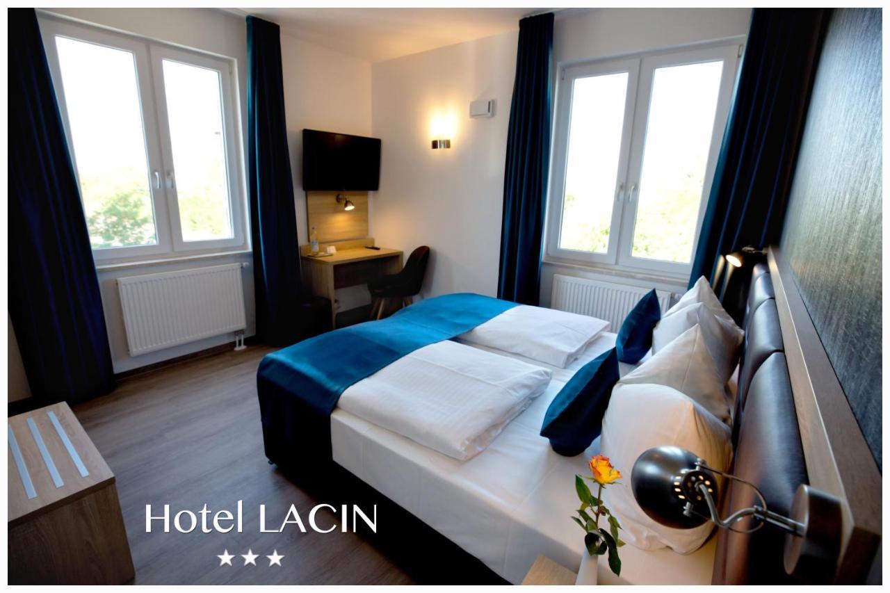 Tweepersoonskamer met 1 of 2 Bedden en Eigen Badkamer