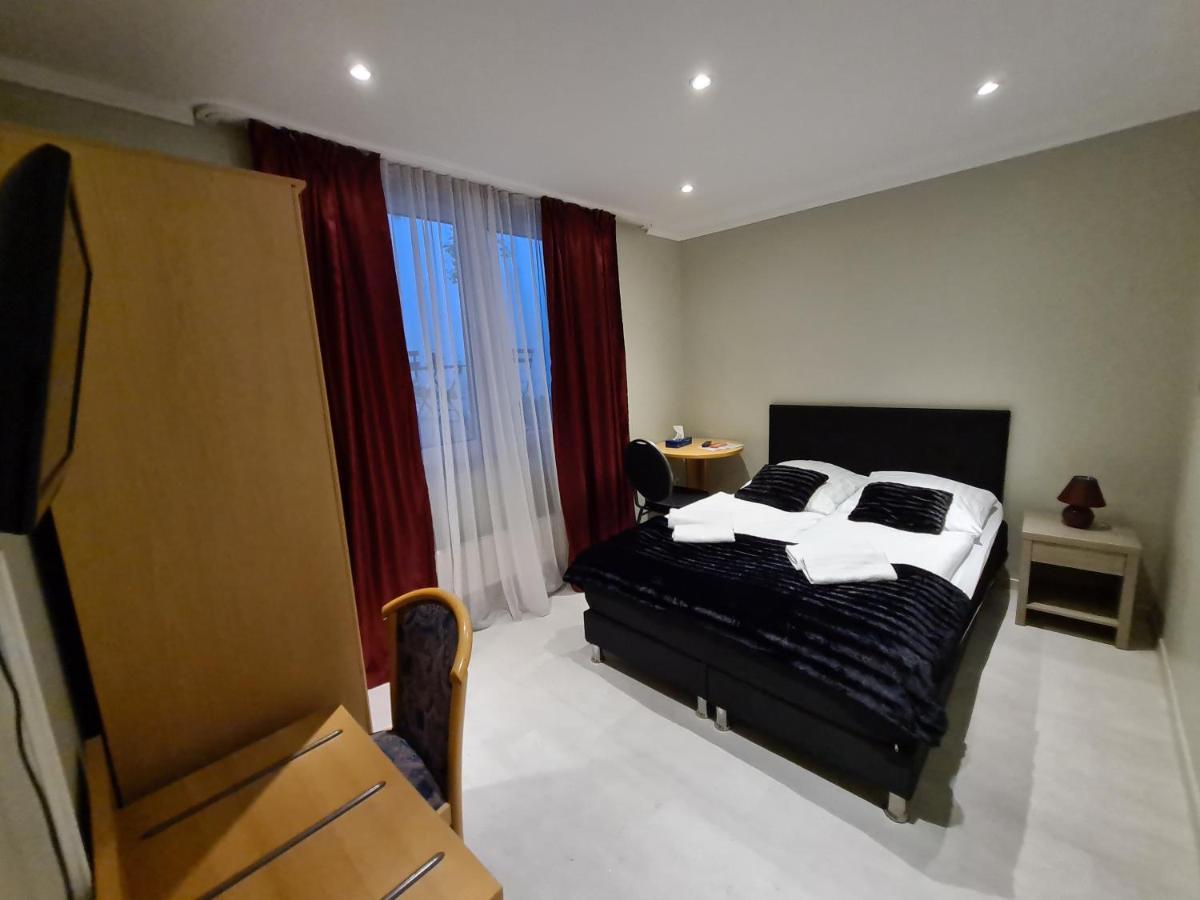 Small Double Room,1130626662:JPEG
