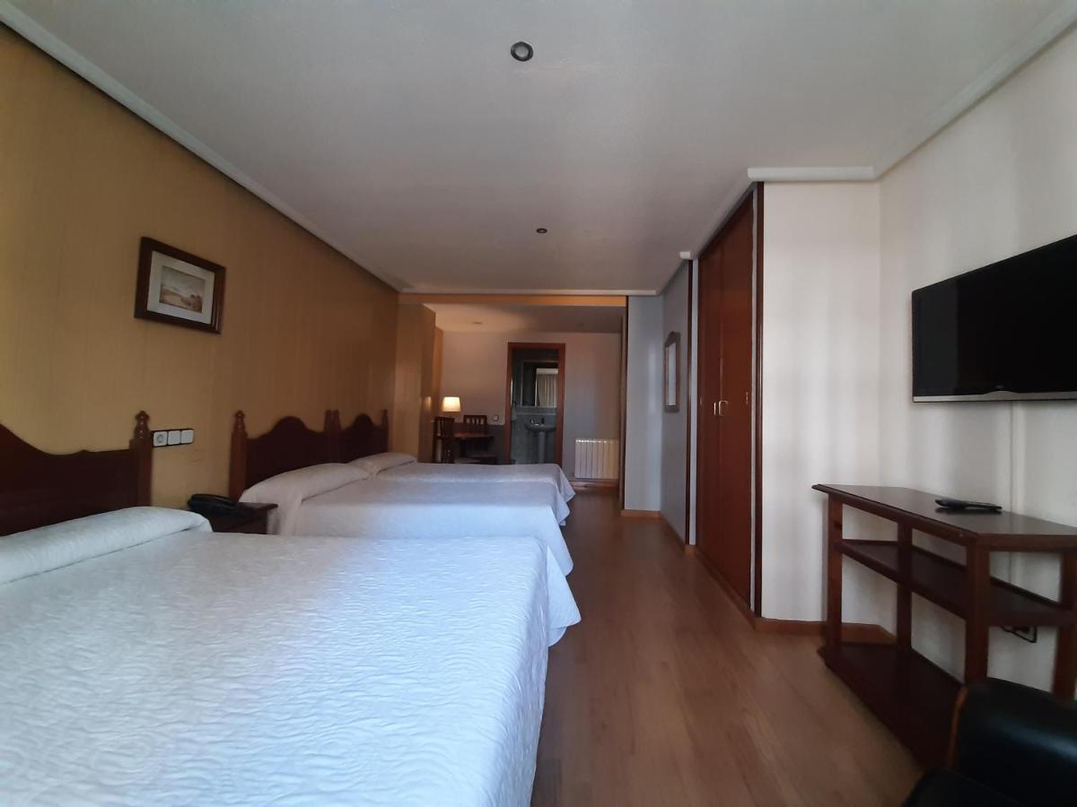 Family Room,996716812:JPEG