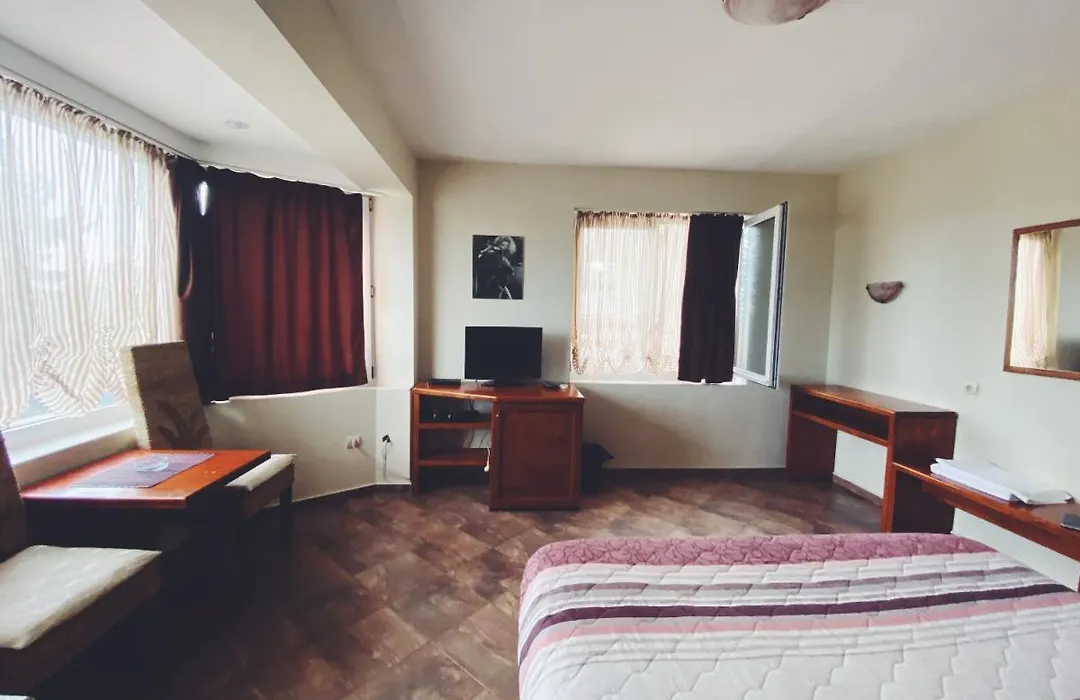 Hotel Fancy-1