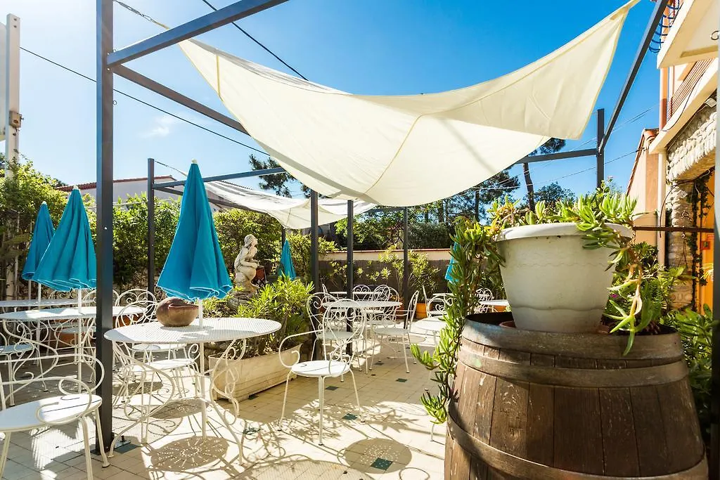 Hotel Villa Les Sirenes-1