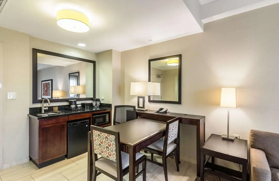 Embassy Suites By Hilton Newark Airport-1