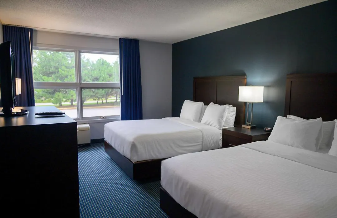 Days Inn By Wyndham Sarnia Harbourfront-1