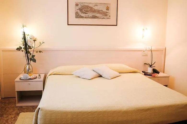 Hotel Santa Lucia-1