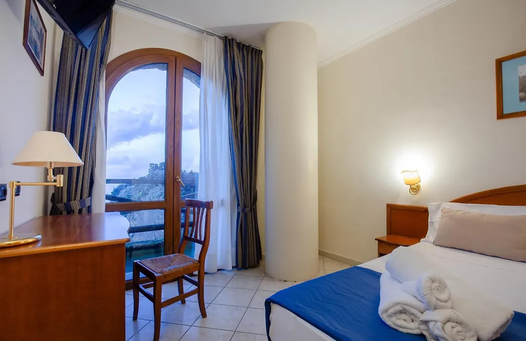 HR Hotel&Spa-1