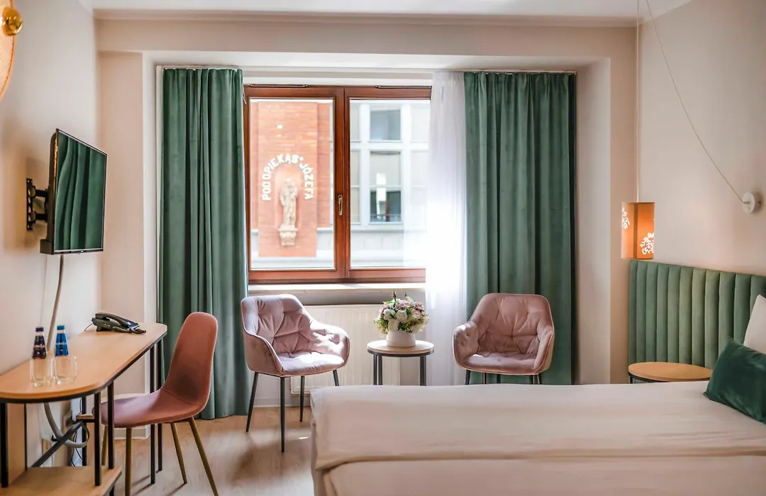 Hotel H12-1