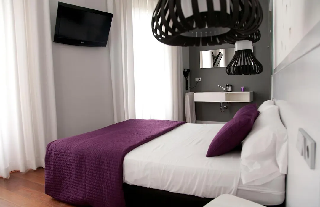 Khu Hotel-1