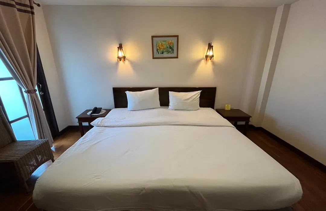 Sripat Guesthouse Sha Extra Plus-1