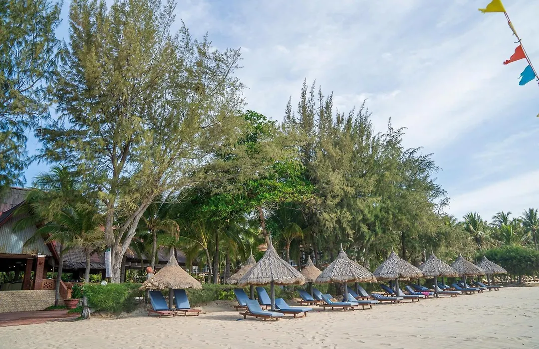 Four Oceans Beach Resort - Bon Bien Mui Ne-1