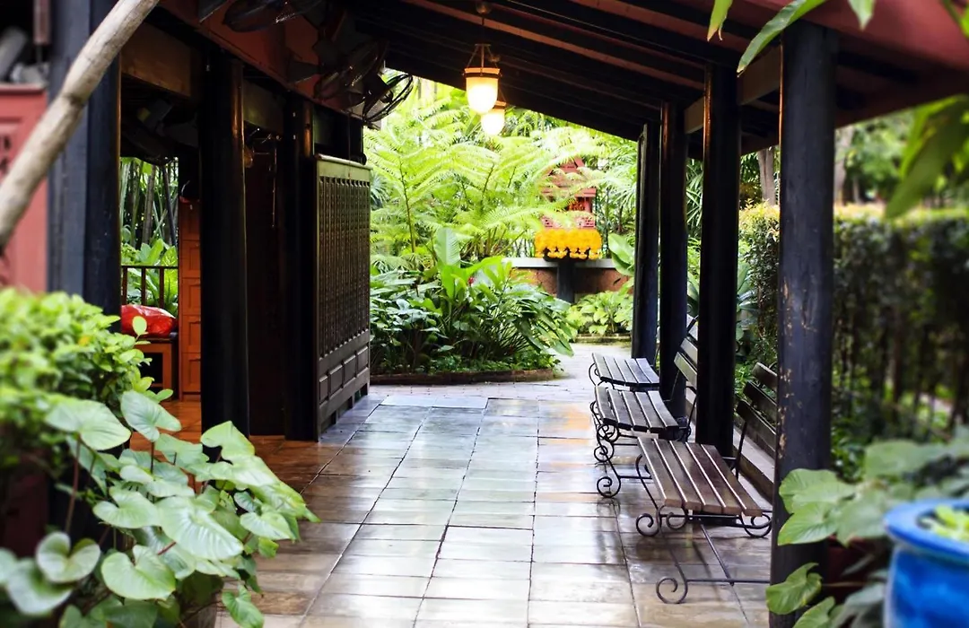 Episode 11 Hostel Sukhumvit-1