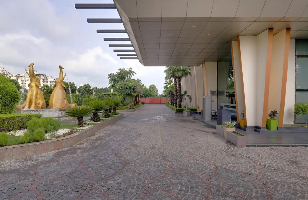 Saura Hotel, Agra - A Club Mahindra Associate-1