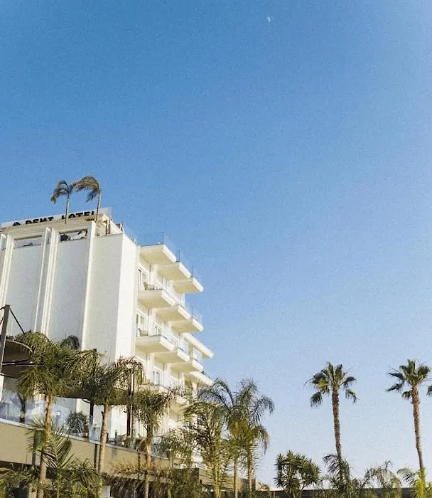 Demi Hotel-1
