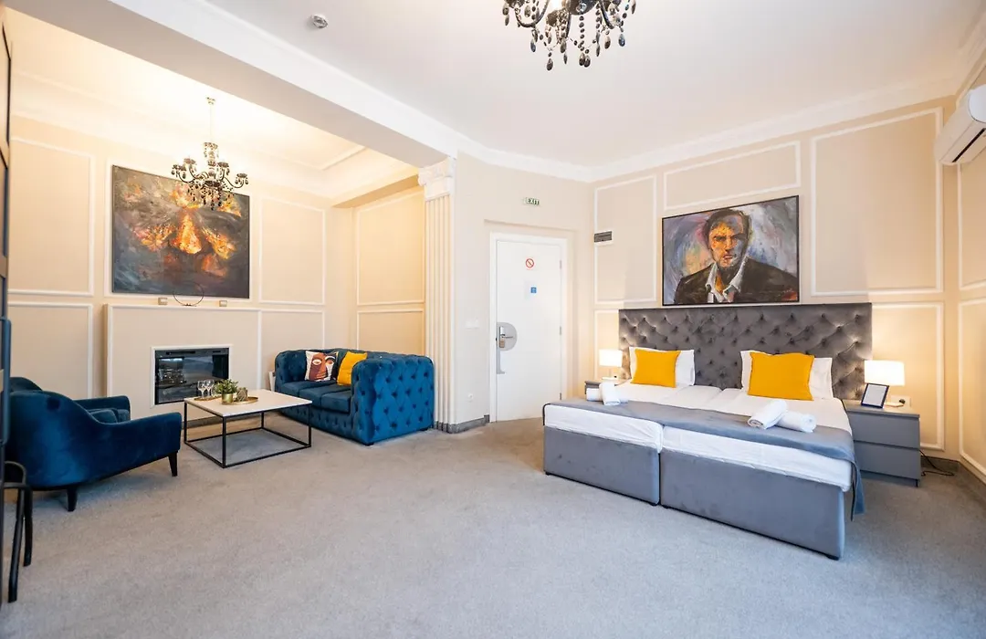 Kings Palace Suites-1