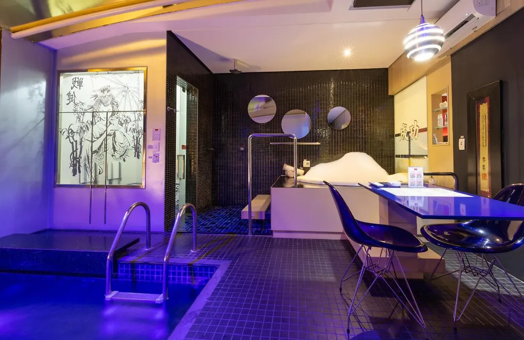 Dragon Motel (Adults Only)-1