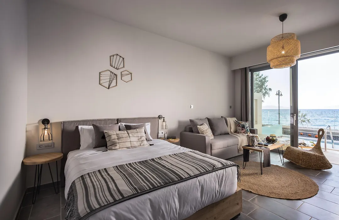 Villa Di Mare Seaside Suites-1