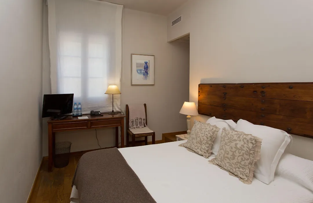Hostal De La Placa-1