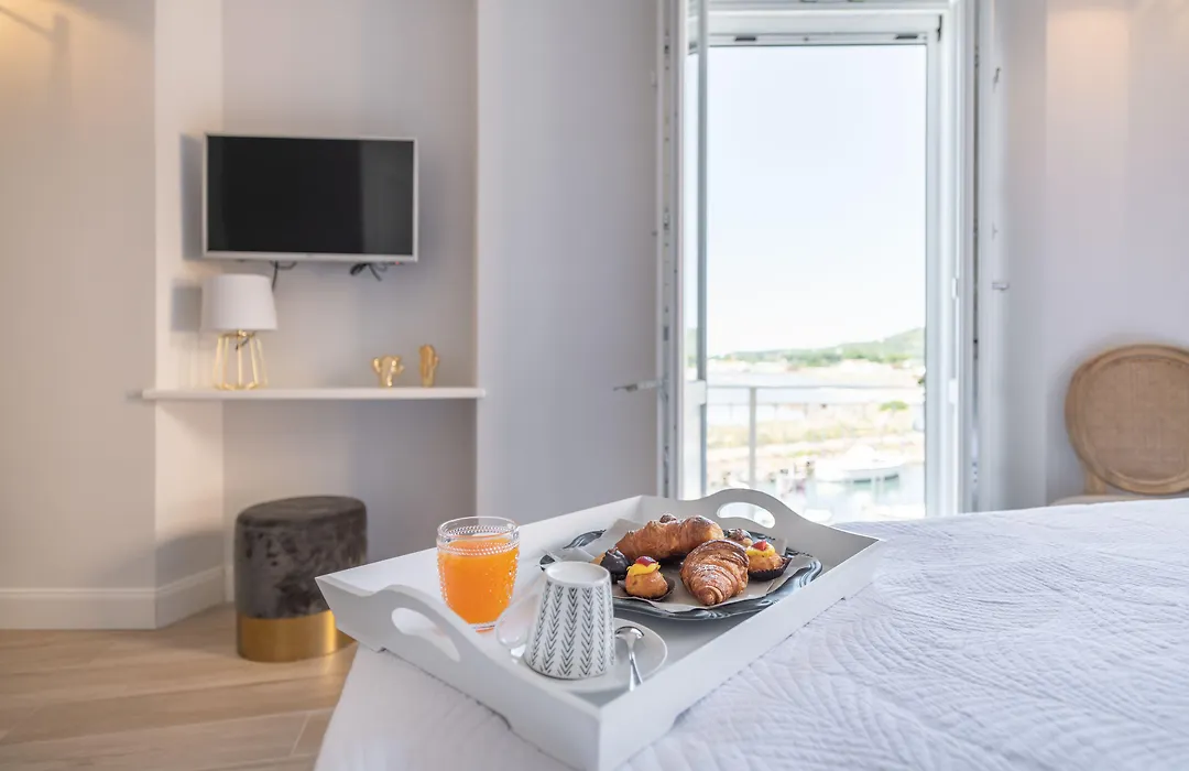 Aquamadre Suites-1