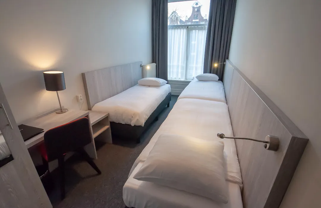 Hotel Crown-1