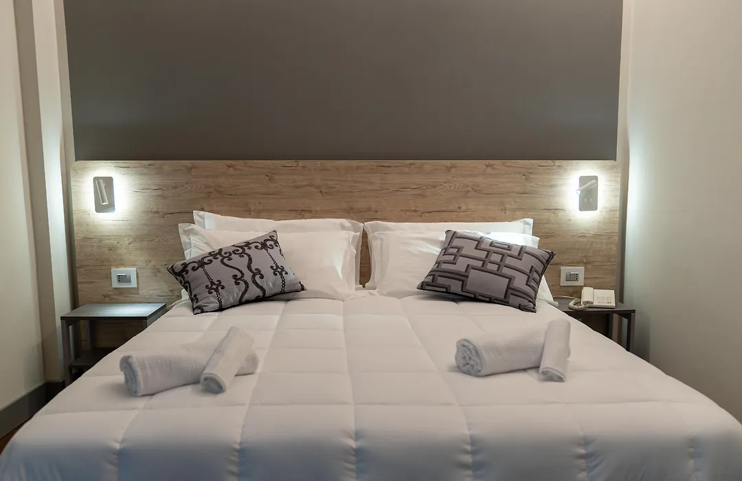 Hotel Ambrosiano-1