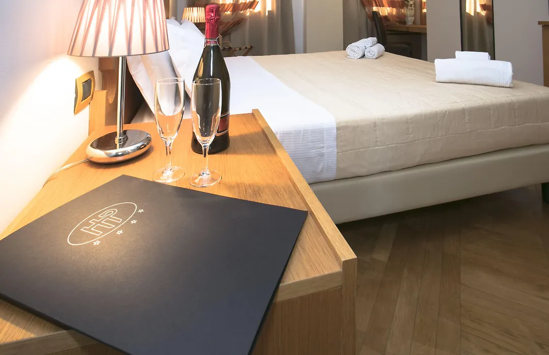 Hotel Penthouse-1