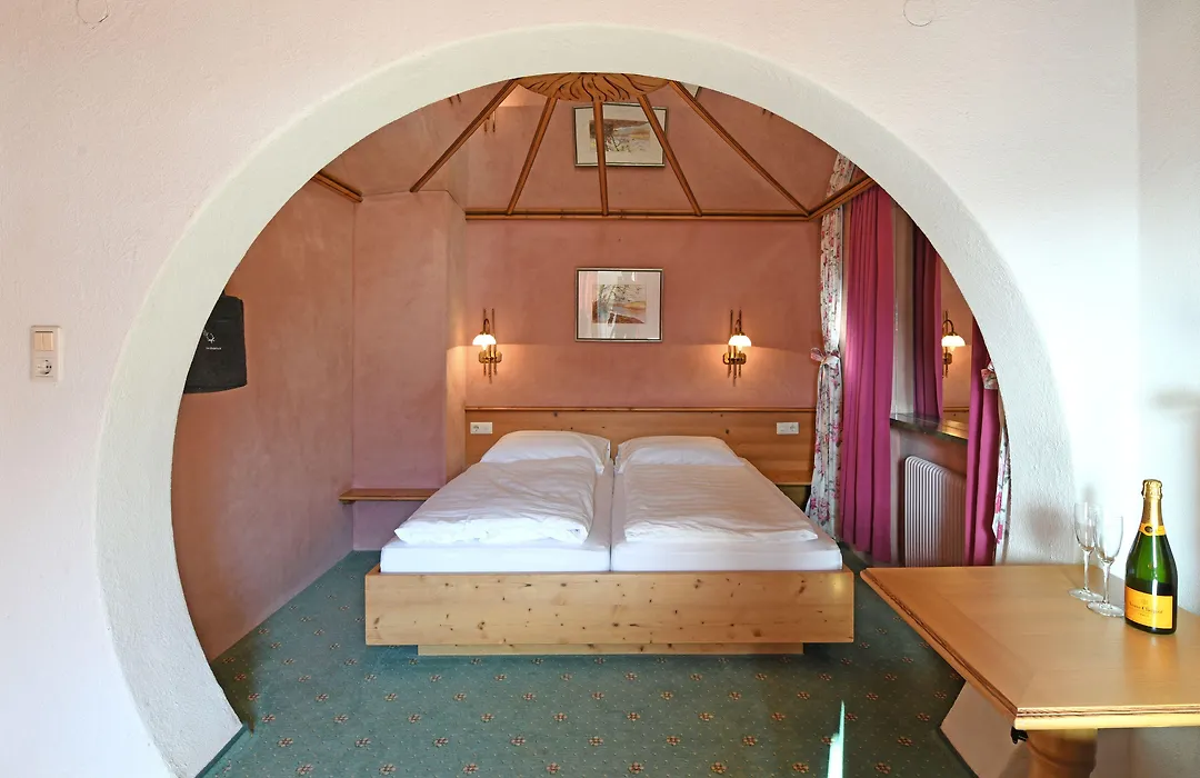 St Hubertus BnB-1