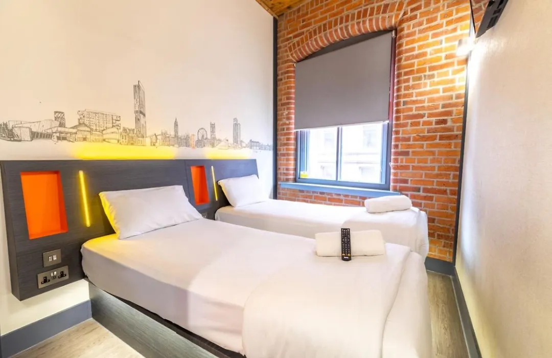 Easyhotel Manchester-1
