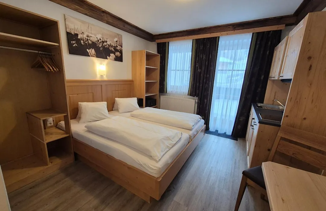 Apparthotel Kirchgasser-1