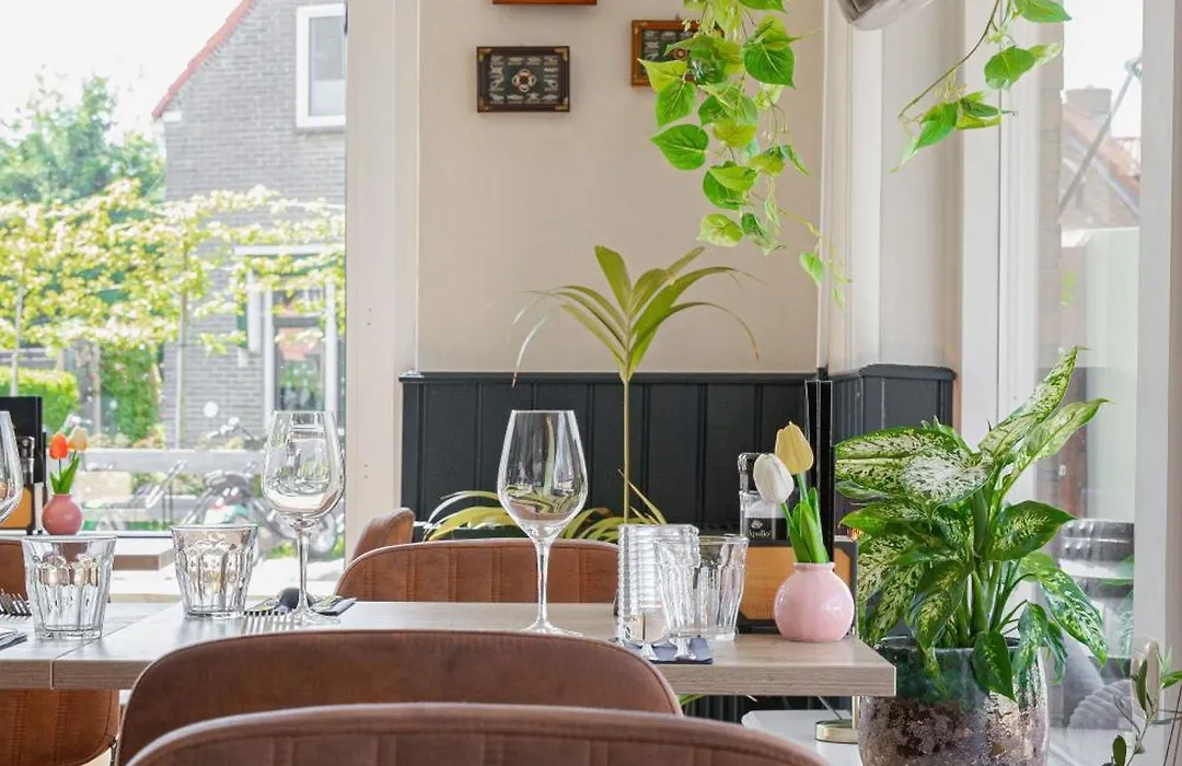 Hotel-Brasserie De Walvisvaarder-1