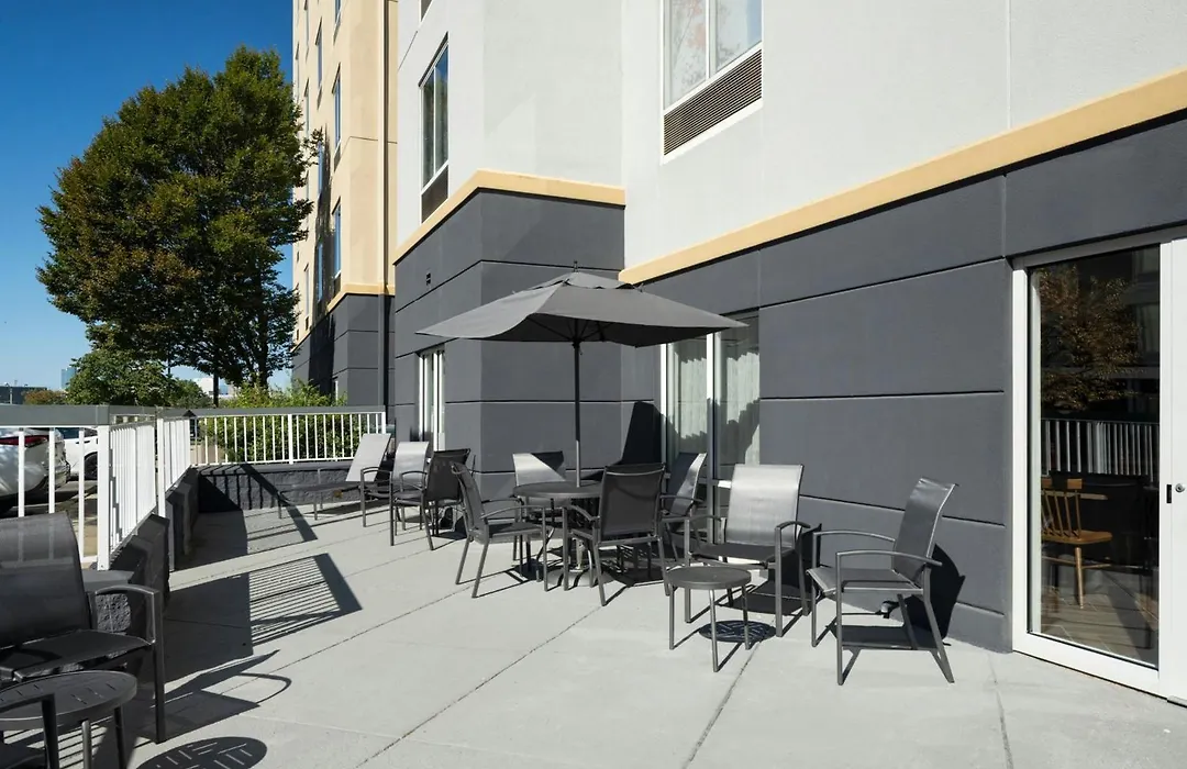 Fairfield Inn & Suites By Marriott Newark Liberty International Airport-1