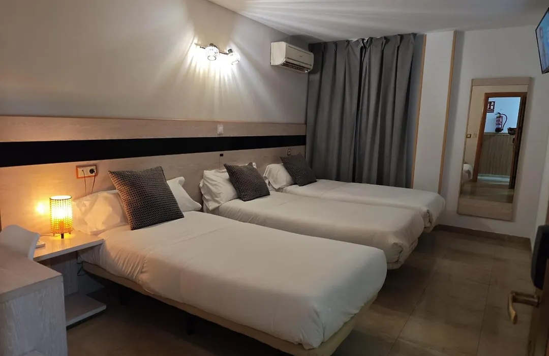 Hostal Fronton-1