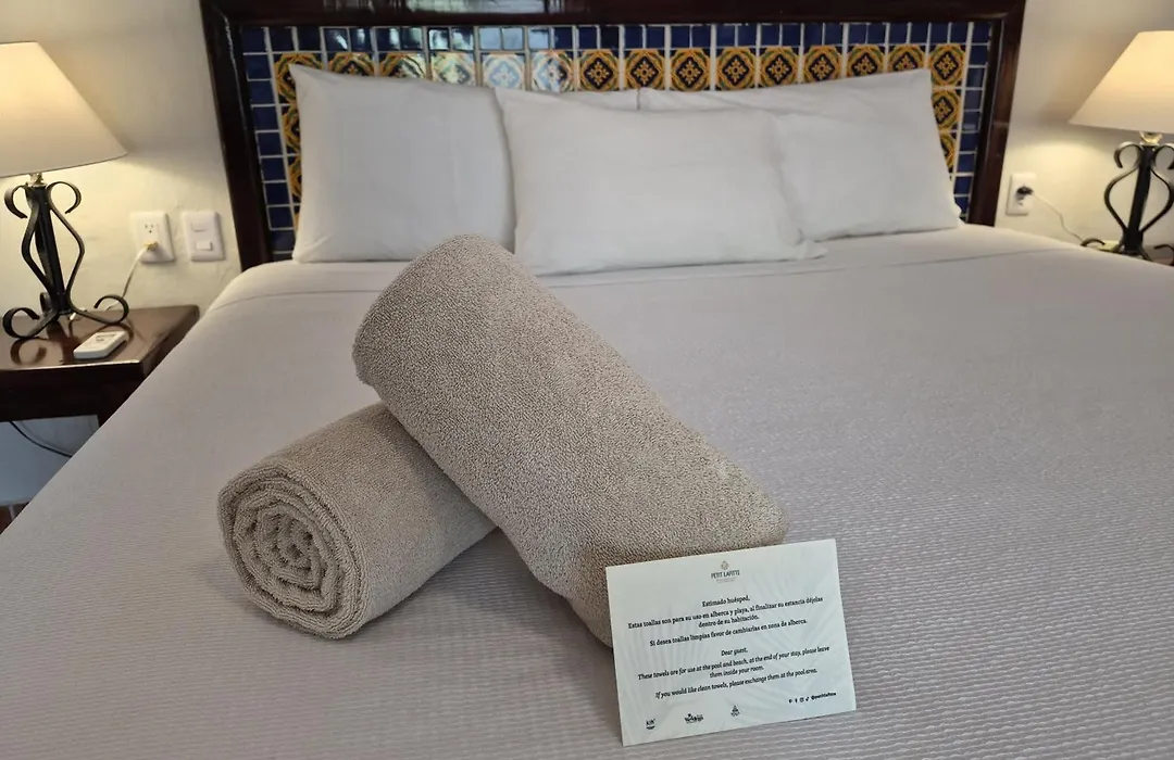 Petit Lafitte Beach Front Hotel & Bungalows-1