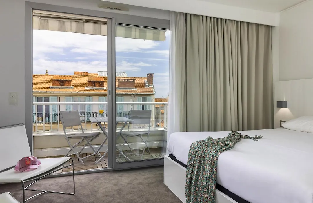 Ibis Styles Menton Centre-1