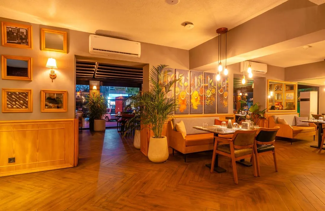 Alan Suites-1