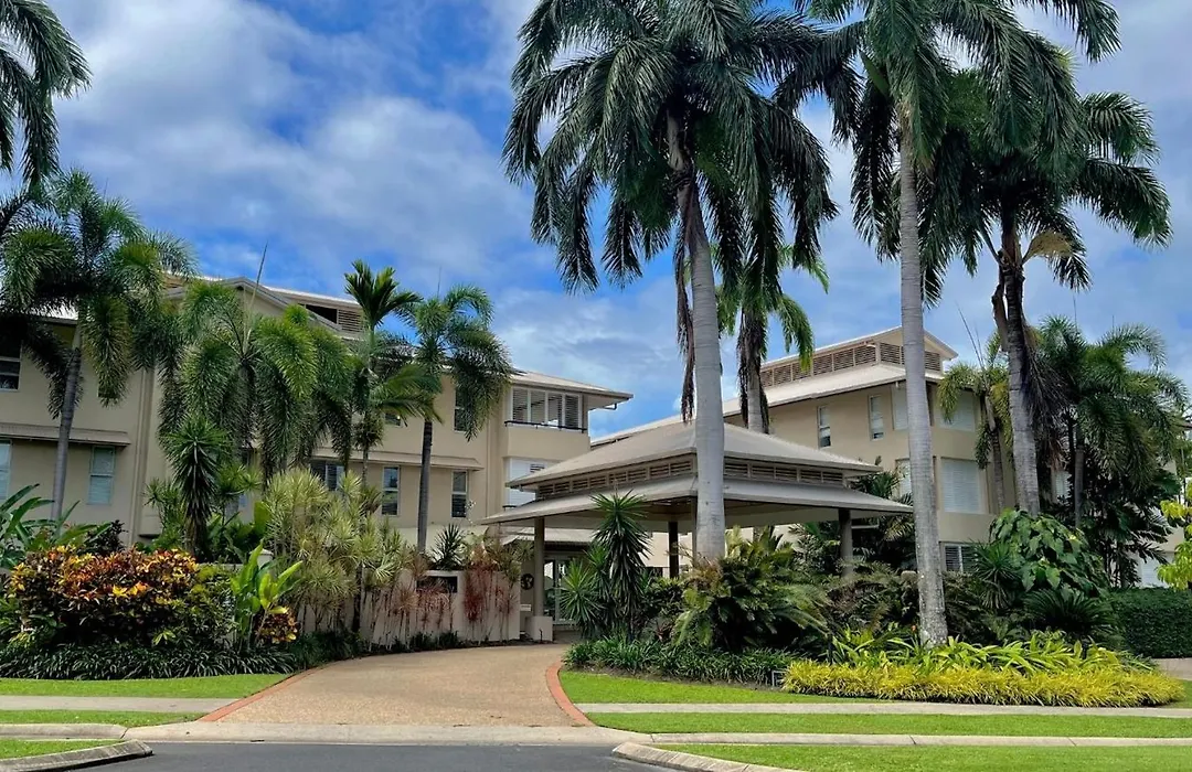 Cayman Villas Port Douglas-1