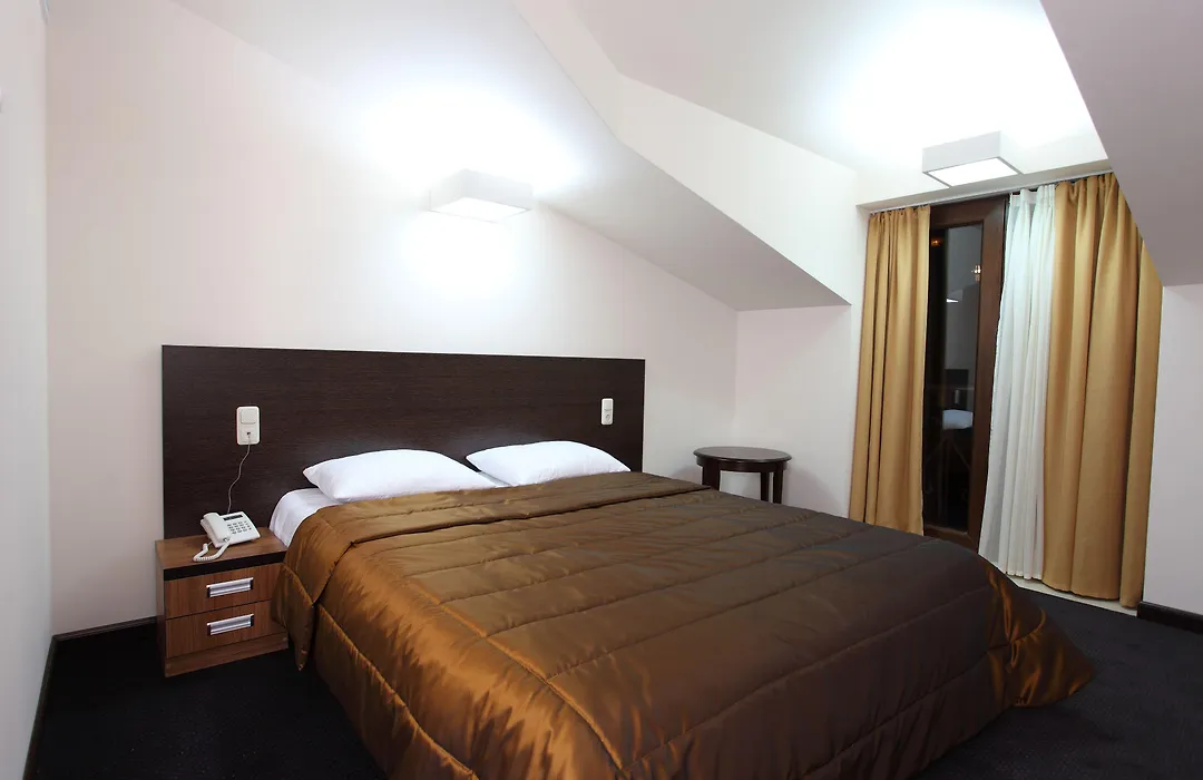 Cascade Hotel-1