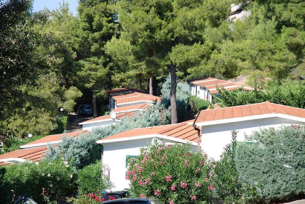 Villaggio Club Baia Di Paradiso-1