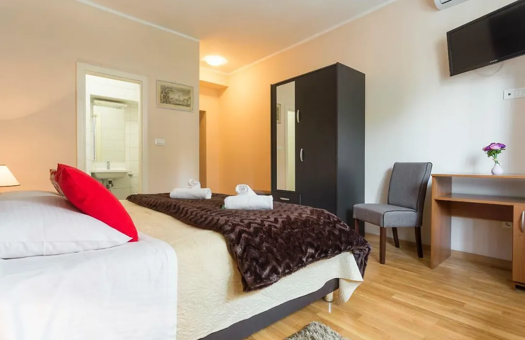 Golden Split Rooms-1