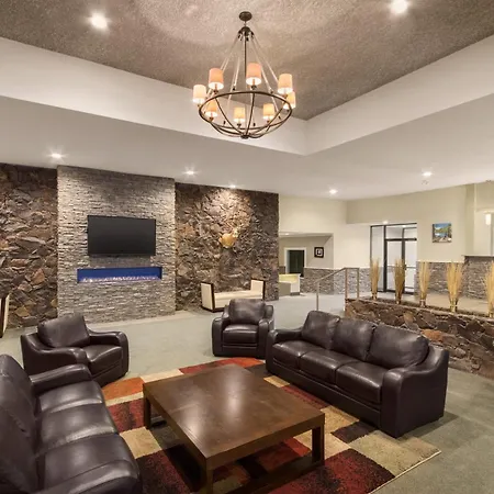 Days Inn By Wyndham Cranbrook Conference Centre-3