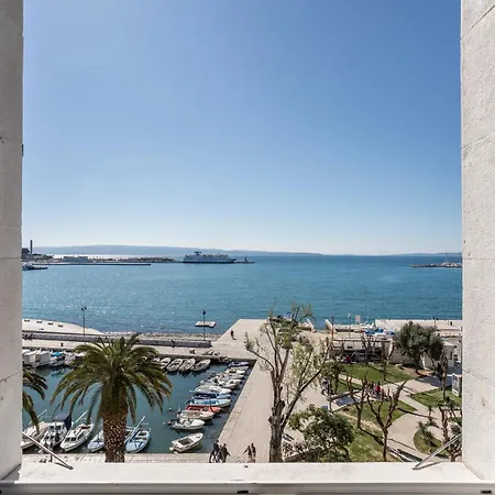 Seaview Luxury Retreat-2