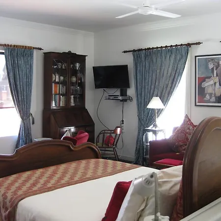 Three Chimneys Bed And Breakfast Boutique Guest House-2
