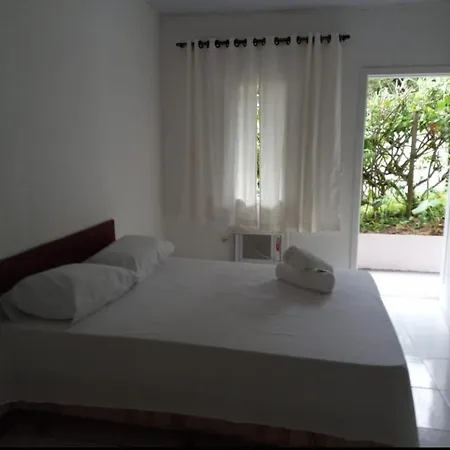 Casa Brasil pousada e lazer-3